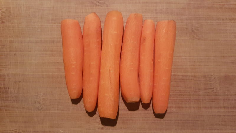 Tonno scottato in crema di carote, zafferano e zucchine grigliate